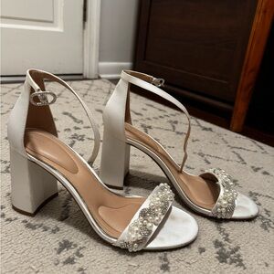 Elegant White Women's Heels with Pearl Embellishments